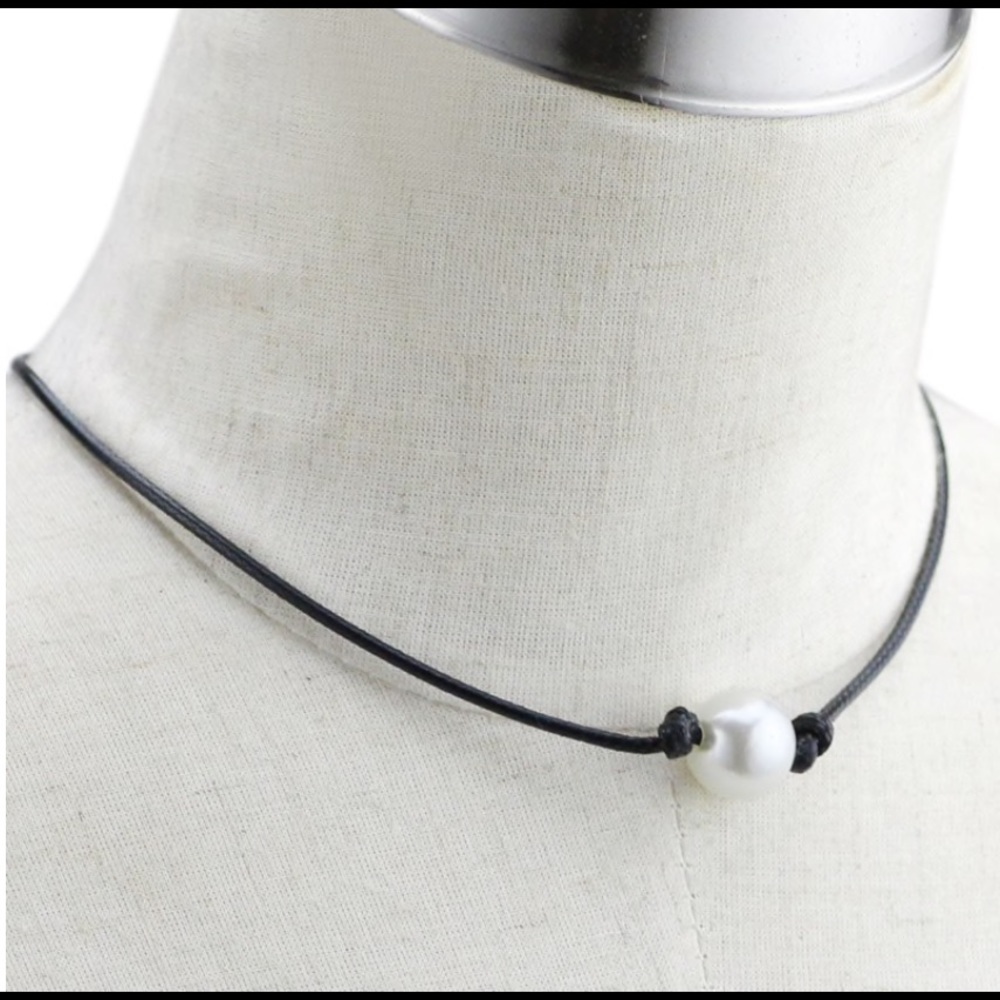 Pearl Choker Necklace - Picture 5 of 6